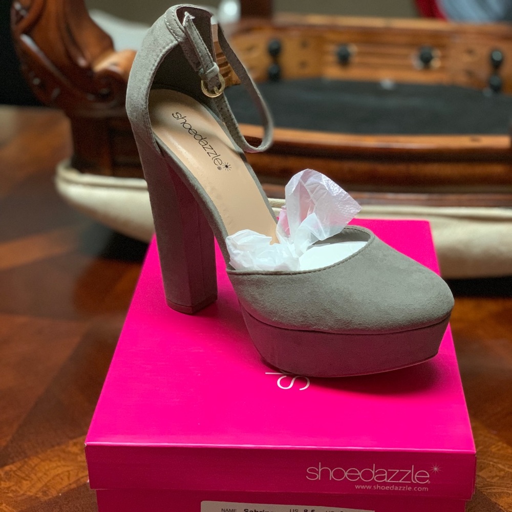 Awesome Gray stilettos